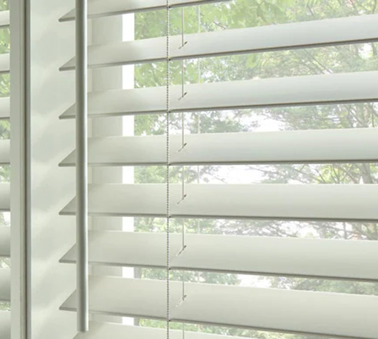 faux wood horizontal blinds installed in Yuma home